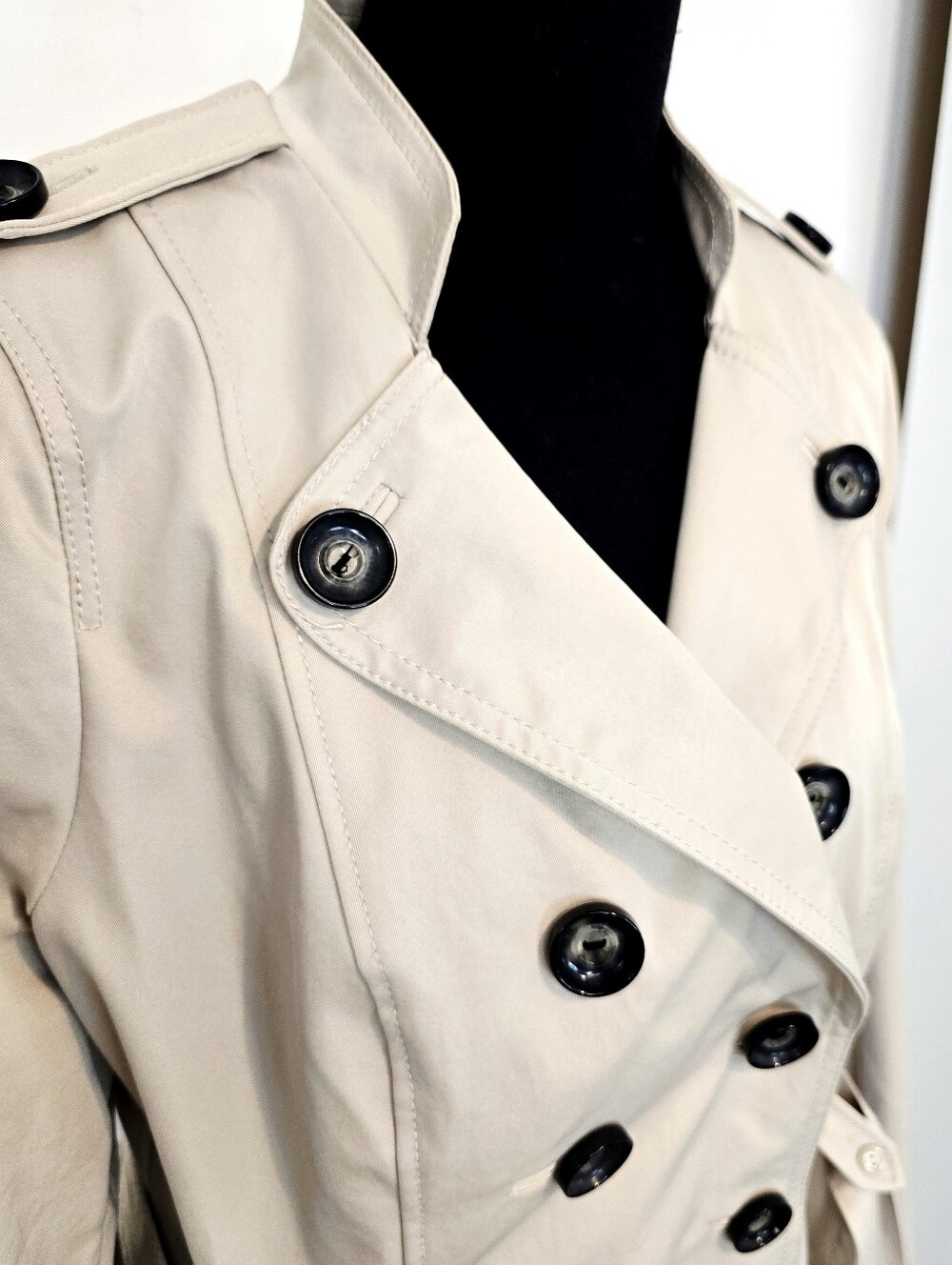 Anthropologie Idra Beige Belted Tiered Trench Coat Classic Chic Luxury Jacket - Picture 6 of 10